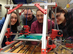 3D printer working