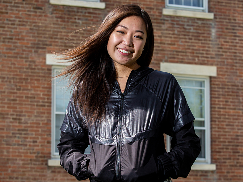 Headshot of Laura Wang '21.